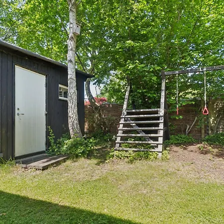 Lovely Base Near And Attractions *